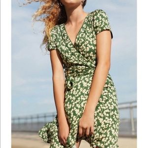 NWT Urban Outfitters Rita Green Wrap Dress